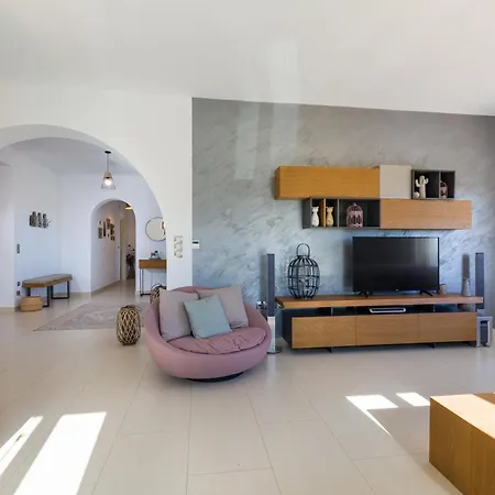 In Blue Logaras Πίσω Λιβάδι