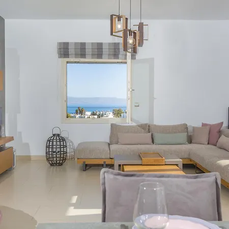 In Blue Logaras Πίσω Λιβάδι