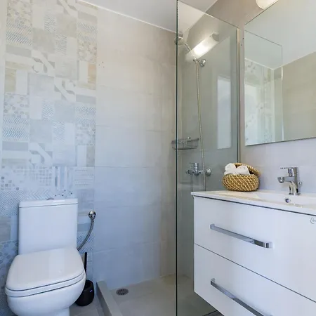 In Blue Logaras * Πίσω Λιβάδι